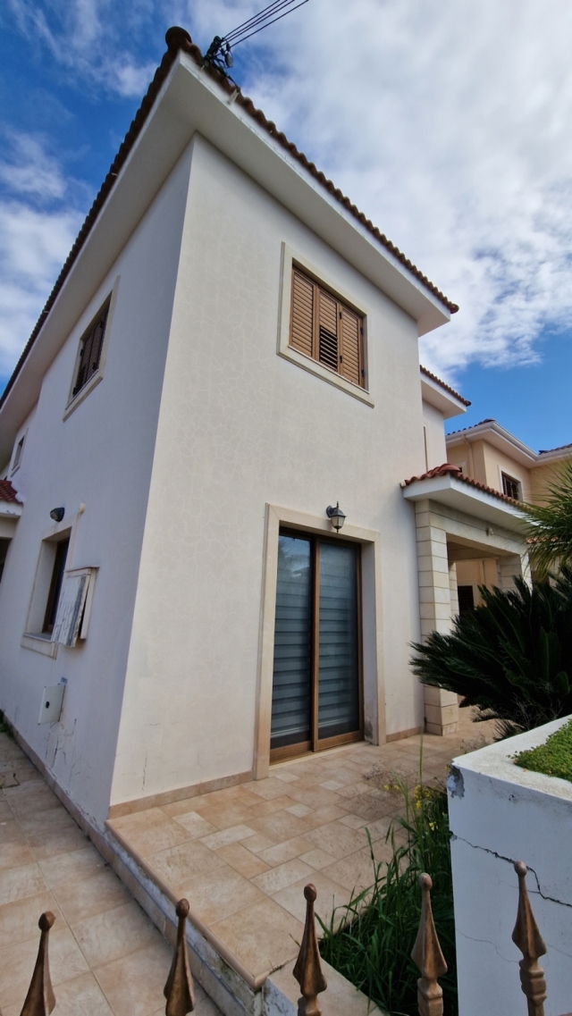 (For Sale) Residential Detached house || Nicosia/Strovolos - 243 Sq.m, 4 Bedrooms, 360.000€ 